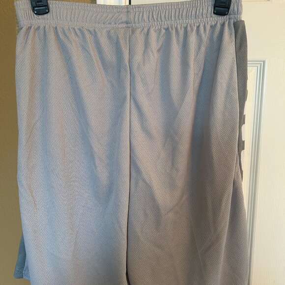 Galaxy by Harvic Men's Shorts - Silver 22" - Size M - NWT - Picture 8 of 9